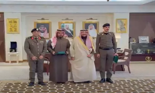 Saudi citizen and security officer honored by Qassim Governor for helping a girl in an accident