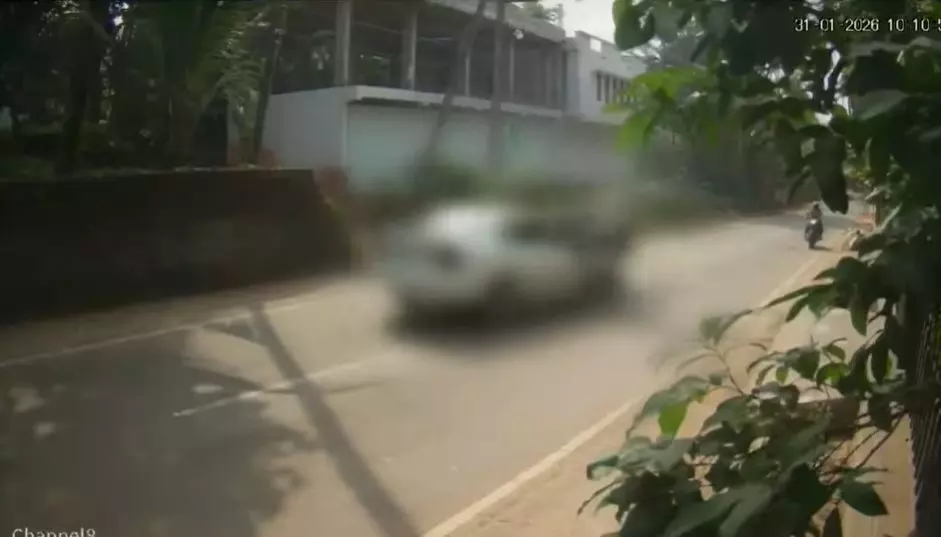 പണമിടപാടിനെ ചൊല്ലി തര്ക്കം; കോഴിക്കോട് കൂളിമാട് സഹോദരങ്ങളെ കാറിടിച്ച് കൊലപ്പെടുത്താൻ ശ്രമം പണമിടപാടിനെ ചൊല്ലി തര്ക്കം; കോഴിക്കോട് കൂളിമാട് സഹോദരങ്ങളെ കാറിടിച്ച് കൊലപ്പെടുത്താൻ ശ്രമം