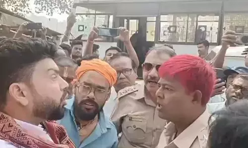 Odisha Cop Shows Up To Work With Red Hair Get Dye It Back Warning Odisha Cop Shows Up To Work With Red Hair Get Dye It Back Warning