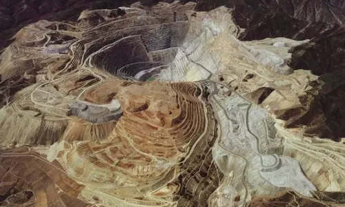 ബുർജ് ഖലീഫയേക്കാൾ നീളം, ഉള്ളിലേക്കെത്താൻ മൂന്ന് മണിക്കൂർ; വർഷം 8000 കിലോ സ്വർണം ഉത്പാദിപ്പിക്കുന്ന ലോകത്തിലെ ഏറ്റവും വലിയ സ്വർണ ഖനി