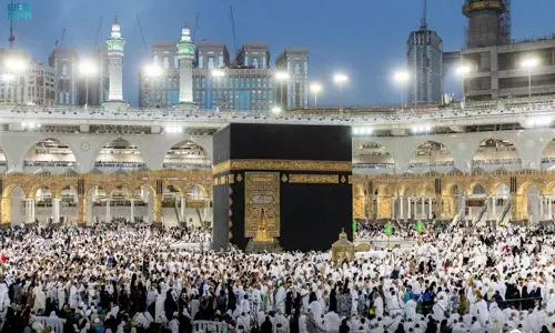 സേവനങ്ങളിൽ വീഴ്ച: സൗദിയിൽ 1,800 വിദേശ ഉംറ ഏജൻസികൾക്ക് താൽക്കാലിക വിലക്ക്