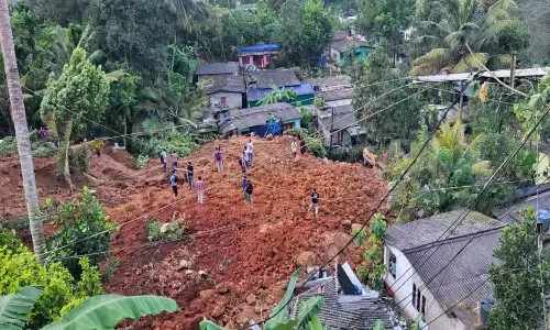 അടിമാലി മണ്ണിടിച്ചിൽ: വീട് നഷ്ടപ്പെട്ടവർക്ക് സർക്കാർ ഉറപ്പ് നൽകിയ പുനരധിവാസം യാഥാർഥ്യമായില്ല അടിമാലി മണ്ണിടിച്ചിൽ: വീട് നഷ്ടപ്പെട്ടവർക്ക് സർക്കാർ ഉറപ്പ് നൽകിയ പുനരധിവാസം യാഥാർഥ്യമായില്ല