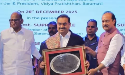 രാഷ്ട്രീയ അനിശ്ചിതത്വങ്ങൾക്കിടെ മുംബൈയിൽ നിർണായക കൂടിക്കാഴ്ച; ശരദ് പവാറിനെ സന്ദർശിച്ച് ഗൗതം അദാനി