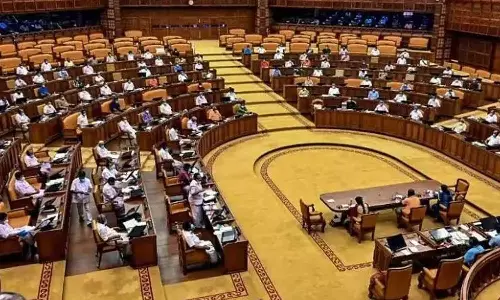 രാഷ്ട്രീയ കേസുകളിലെ പ്രതികൾക്ക് അനധികൃത പരോൾ; അടിയന്തര പ്രമേയം തള്ളി സ്പീക്കര്‍