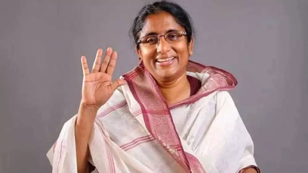 ആലപ്പുഴയിലെ സാധ്യത പട്ടിക കെപിസിസിക്ക് കൈമാറി ഡിസിസി; എം.പി പ്രവീണും ഷാനി മോൾ ഉസ്മാനും പട്ടികയിൽ ആലപ്പുഴയിലെ സാധ്യത പട്ടിക കെപിസിസിക്ക് കൈമാറി ഡിസിസി; എം.പി പ്രവീണും ഷാനി മോൾ ഉസ്മാനും പട്ടികയിൽ