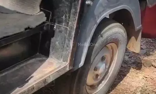 ഒറ്റപ്പാലത്ത് ഓട്ടോറിക്ഷ കയറിയിറങ്ങി സ്‌ഫോടകവസ്തു പൊട്ടിത്തെറിച്ചു; സ്‌കൂൾ വിദ്യാർഥികൾ രക്ഷപ്പെട്ടത് തലനാരിഴക്ക്