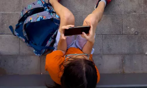 16 വയസിന് താഴെയുള്ളവർക്ക് സോഷ്യല്‍ മീഡിയ വേണ്ട; നിരോധനത്തിനൊരുങ്ങി സ്പെയിൻ; രൂക്ഷമായി പ്രതികരിച്ച് ഇലോൺ മസ്ക്