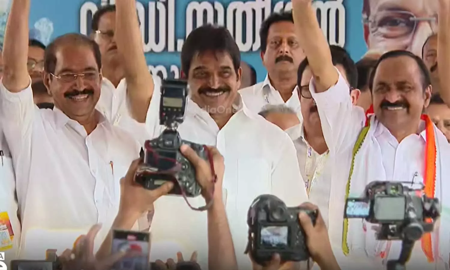 UDF Puthu Yuga Yatra Starts from Kasargode UDF Puthu Yuga Yatra Starts from Kasargode