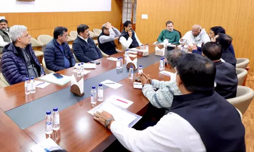 ആരുമായും സഖ്യത്തിനില്ല; ബംഗാളിലെ 294 സീറ്റുകളിലും കോൺഗ്രസ് ഒറ്റയ്ക്ക് മത്സരിക്കും