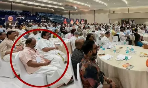 തൃശൂരിൽ ബിജെപി പരിപാടിയിൽ കോൺഗ്രസ് നേതാവ്