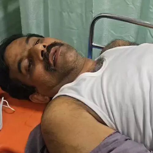 റോഡിന് കുറുകെ കയർ കെട്ടി വീഴ്ത്തി; എറണാകുളത്ത് സിപിഎം ലോക്കൽ കമ്മിറ്റി അംഗത്തിന് നേരെ വധശ്രമമെന്ന് പരാതി