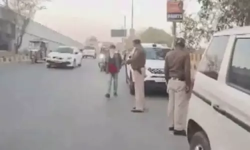 റോഡരികിൽ ഉപേക്ഷിക്കപ്പെട്ട നിലയിൽ കാർ; ഉള്ളിൽ മൂന്ന് മൃതദേഹങ്ങൾ