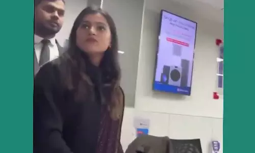 ഞാൻ ഠാക്കൂർ ആണ്, കളിക്കരുത്; യുപിയിൽ കസ്റ്റമറെ ഭീഷണിപ്പെടുത്തി ബാങ്ക് ജീവനക്കാരി