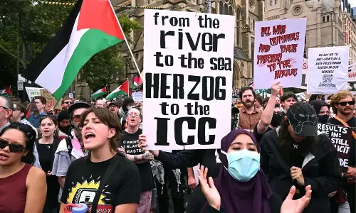 യുദ്ധക്കുറ്റവാളിക്ക് പ്രവേശനമില്ല; ഇസ്രായേൽ പ്രസിഡന്റിന്റെ സന്ദർശനത്തിനെതിരെ ഓസ്‌ട്രേലിയയിൽ ആയിരങ്ങളുടെ പ്രതിഷേധ റാലി