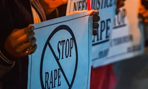 യുപിയിൽ യുവതിയെ ഭർത്താവ് 1000 രൂപയ്ക്ക് വിറ്റു; കൂട്ടബലാത്സം​ഗം ചെയ്ത് സുഹൃത്തുക്കൾ