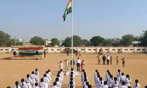 ഔദ്യോഗിക പരിപാടികളിൽ വന്ദേമാതരം നിർബന്ധം, എഴുന്നേറ്റുനിൽക്കണം; മാർഗനിർദേശം പുറത്തിറക്കി കേന്ദ്രം