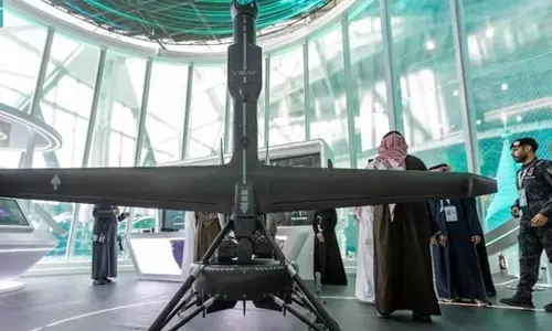 വേൾഡ് ഡിഫൻസ് ഷോ;വെർട്ടിക്കൽ ടേക്ക് ഓഫ് ആൻഡ് ലാൻഡിങ് ഡ്രോൺ പ്രദർശിപ്പിച്ചു