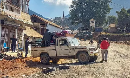 മണിപ്പൂരിൽ സംഘർഷം വ്യാപിക്കുന്നു;  ഉക്രുൽ ജില്ലയിൽ അഞ്ച് ദിവസത്തേക്ക് ഇന്റർനെറ്റ് നിരോധിച്ചു