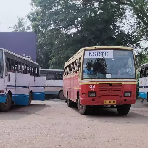 atrocities against lady advocate in ksrtc bus