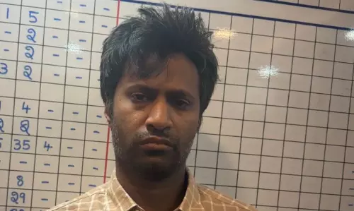 പണമിടപാടിനെച്ചൊല്ലി തര്‍ക്കം; വിരമിച്ച നേവി ക്യാപ്റ്റനെയും ദന്ത ഡോക്ടറായ അമ്മയെയും മകൻ കുത്തിക്കൊലപ്പെടുത്തി