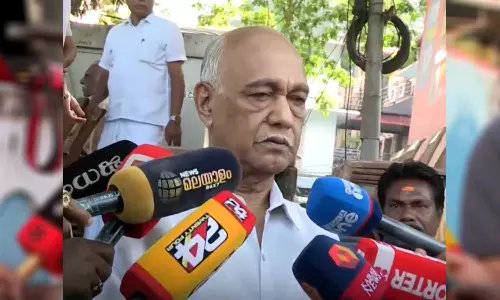 ദേശീയ പണിമുടക്കിനെ കോൺഗ്രസ് അപമാനിച്ചു, ഐഎൻടിയുസി തൊഴിലാളികളോട് പങ്കെടുക്കരുതെന്ന് പറഞ്ഞ് വിലക്കേർപ്പെടുത്തി: എളമരം കരീം