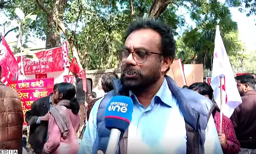 നരേന്ദ്ര മോദി നരേന്ദ്ര സറണ്ടര്‍ മോദിയായി, എപ്സ്റ്റീന്‍ ഫയല്‍സില്‍ പേരുള്ളതിനാലാണോ മോദി കീഴടങ്ങിയത്?: പരിഹസിച്ച് ജോണ്‍ ബ്രിട്ടാസ് എംപി