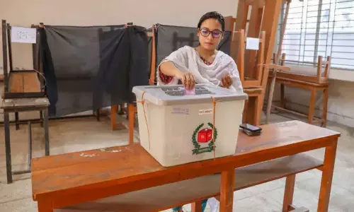 ബംഗ്ലാദേശിൽ വോട്ടെണ്ണൽ പുരോഗമിക്കുന്നു; 28 സീറ്റിൽ ബിഎൻപിക്കും 13 സീറ്റിൽ ജമാഅത്തെ ഇസ്‌ലാമി സഖ്യത്തിനും ലീഡ്