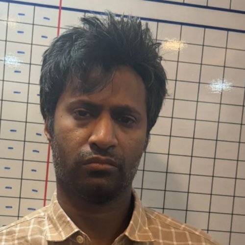 പണമിടപാടിനെച്ചൊല്ലി തര്‍ക്കം; വിരമിച്ച നേവി ക്യാപ്റ്റനെയും ദന്ത ഡോക്ടറായ അമ്മയെയും മകൻ കുത്തിക്കൊലപ്പെടുത്തി