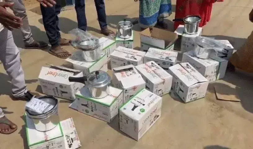 തനിക്ക് വോട്ട് ചെയ്തില്ലെന്ന് സംശയം; വോട്ടര്‍മാര്‍ക്ക് നൽകിയ പ്രഷര്‍ കുക്കറുകൾ തിരികെ ചോദിച്ച് തെലങ്കാന കോൺഗ്രസ് സ്ഥാനാർഥി, ഫലം വന്നപ്പോൾ സംഭവിച്ചത്!