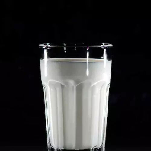 പാൽ പാക്കറ്റുകളിൽ കോളിഫോം ബാക്ടീരിയ സാന്നിധ്യമെന്ന് റിപ്പോർട്ട് ; ആരോപണം നിഷേധിച്ച് കമ്പനികൾ