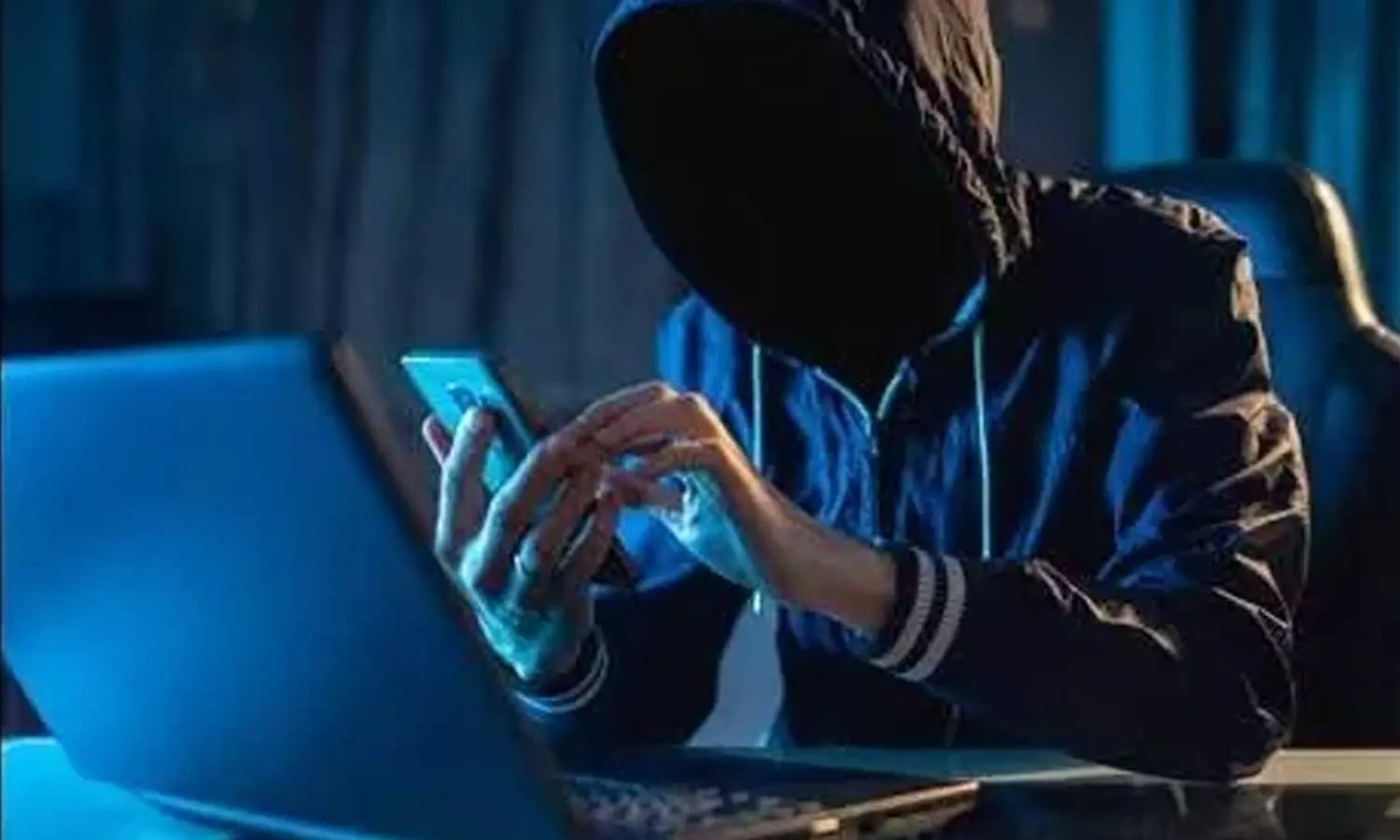 ഭീകരബന്ധം ആരോപിച്ച് കണ്ണൂരില് വീണ്ടും സൈബര് തട്ടിപ്പ്; വയോധികയ്ക്ക് നഷ്ടമായത് ഒന്നരക്കോടി ഭീകരബന്ധം ആരോപിച്ച് കണ്ണൂരില് വീണ്ടും സൈബര് തട്ടിപ്പ്; വയോധികയ്ക്ക് നഷ്ടമായത് ഒന്നരക്കോടി