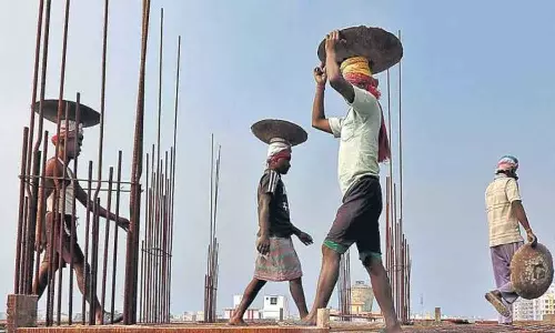 വെയിൽ കടുത്തു; സംസ്ഥാനത്ത് ജോലിസമയം പുനഃക്രമീകരിച്ചു