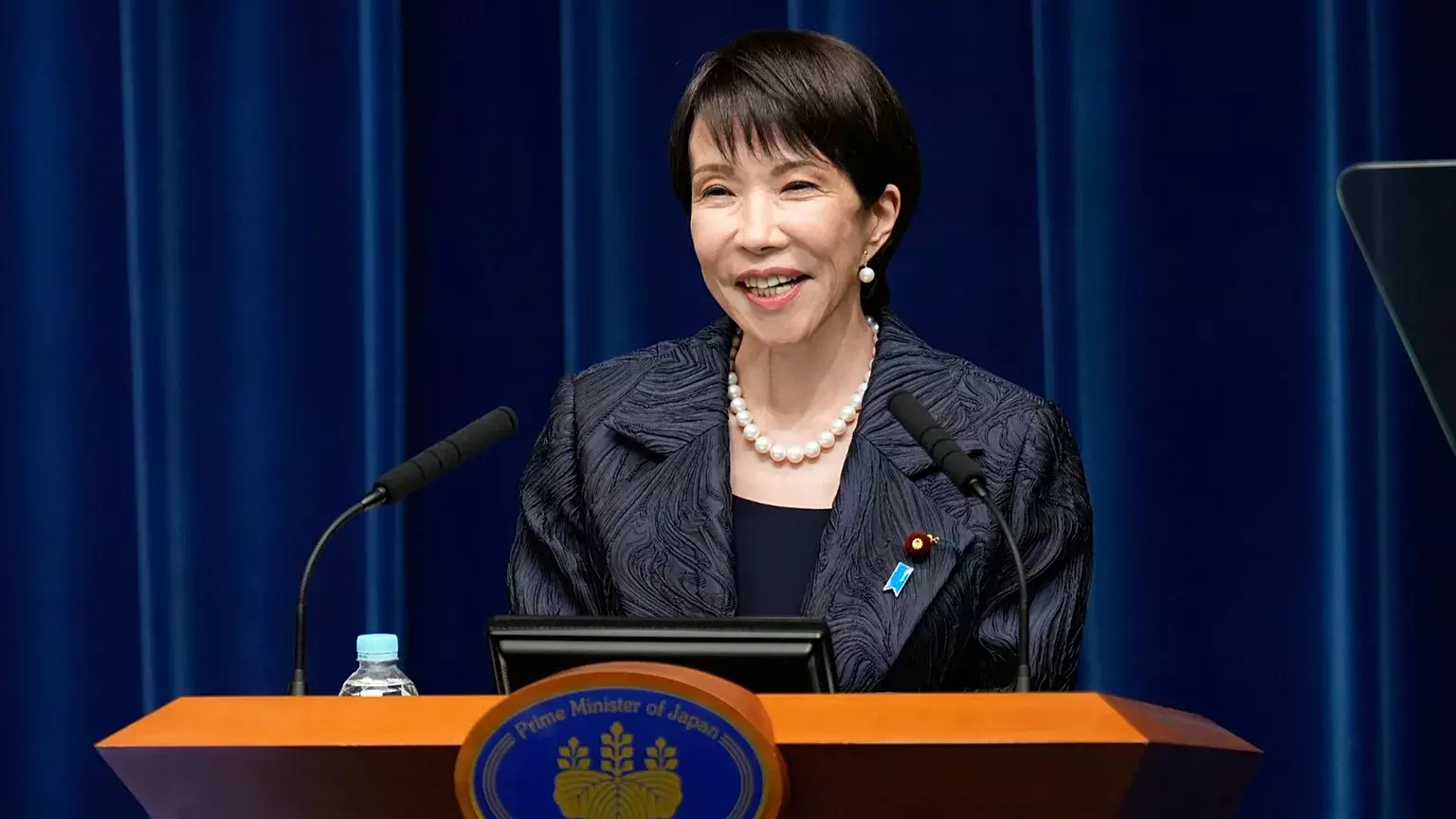 ഷിൻസോ ആബെയുടെ പിൻഗാമി; ചൈനയോട് വിട്ടുവീഴ്ചയില്ലാത്ത സനേ തകായിച്ചി