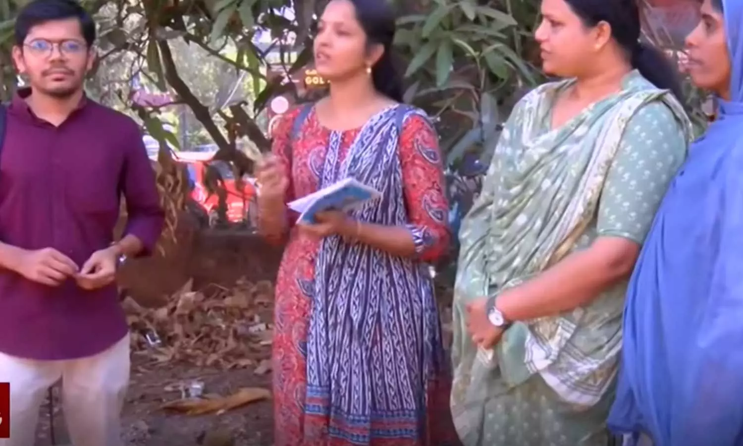 റാങ്ക് ലിസ്റ്റ് നിലവിലുള്ളപ്പോൾ ഗസ്റ്റ് ടീച്ചേഴ്സിനെ എന്തിനാണ് വെക്കുന്നത് ?; സംസ്ഥാനത്ത് ഹൈസ്ക്കൂൾ ഇംഗ്ലീഷ് അധ്യാപക നിയമനം നടക്കുന്നില്ലന്ന് പരാതി റാങ്ക് ലിസ്റ്റ് നിലവിലുള്ളപ്പോൾ ഗസ്റ്റ് ടീച്ചേഴ്സിനെ എന്തിനാണ് വെക്കുന്നത് ?; സംസ്ഥാനത്ത് ഹൈസ്ക്കൂൾ ഇംഗ്ലീഷ് അധ്യാപക നിയമനം നടക്കുന്നില്ലന്ന് പരാതി