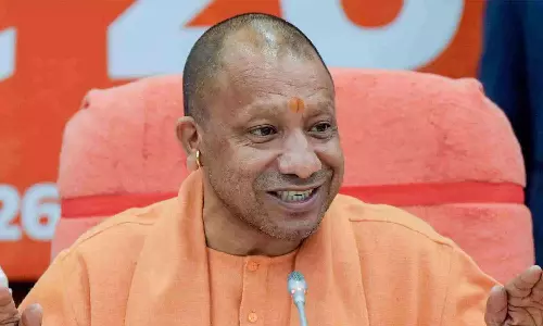 ഡൽഹി ഗ്യാസ് ചേംബറായെന്ന് യോഗി ആദിത്യനാഥ്; അന്തംവിട്ട് ബിജെപി, ഏറ്റെടുത്ത് പ്രതിപക്ഷം