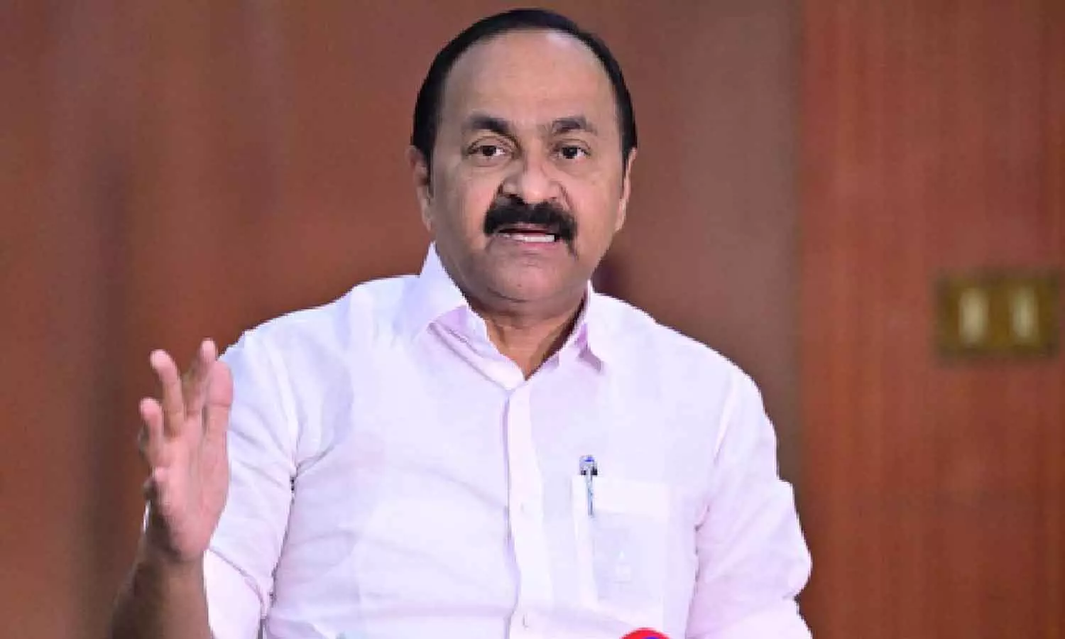 പച്ചക്ക് വർഗീയത പറഞ്ഞ ഒരാൾ കമ്യൂണിസ്റ്റ് മന്ത്രിസഭയിൽ ഇരിക്കുന്നു; യുഡിഎഫ് ആയിരുന്നെങ്കിൽ 24 മണിക്കൂറിനുള്ളിൽ പുറത്താക്കിയേനെ: വി.ഡി സതീശൻ പച്ചക്ക് വർഗീയത പറഞ്ഞ ഒരാൾ കമ്യൂണിസ്റ്റ് മന്ത്രിസഭയിൽ ഇരിക്കുന്നു; യുഡിഎഫ് ആയിരുന്നെങ്കിൽ 24 മണിക്കൂറിനുള്ളിൽ പുറത്താക്കിയേനെ: വി.ഡി സതീശൻ