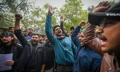 ഡല്‍ഹി സര്‍വകലാശാലയില്‍ പ്രതിഷേധങ്ങള്‍ക്ക് വിലക്ക്; ആളുകള്‍ കൂട്ടംകൂടി നില്‍ക്കുന്നത് നിരോധിച്ചു