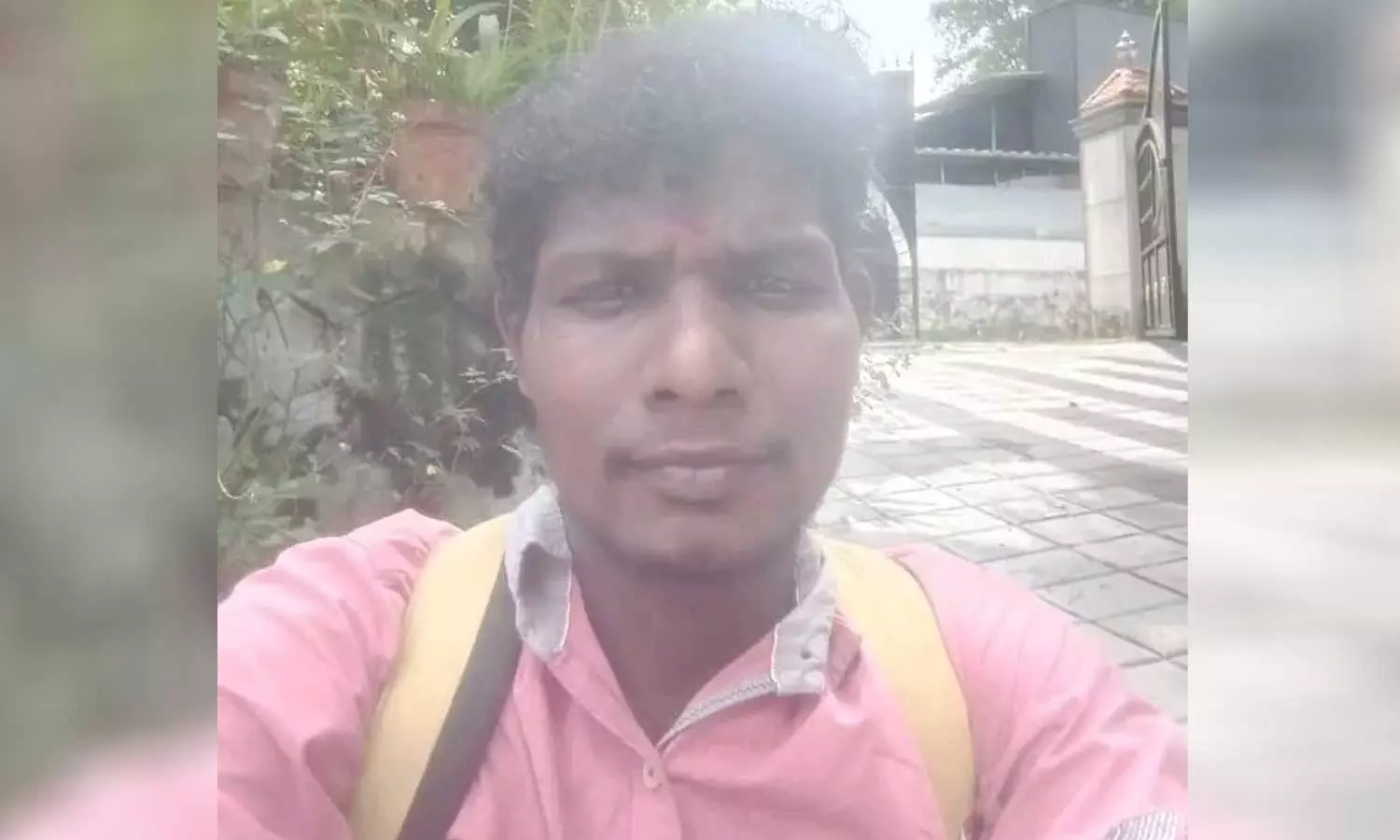 കൊല്ലം കുളത്തൂപ്പുഴയില് ആദിവാസി യുവാവ് മരിച്ച നിലയില് കൊല്ലം കുളത്തൂപ്പുഴയില് ആദിവാസി യുവാവ് മരിച്ച നിലയില്