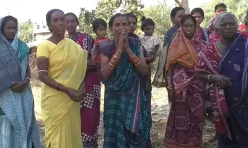 ജാതി വിവേചനം; ഒഡീഷയിൽ ദളിത് ഗ്രാമത്തിലേക്കുള്ള വൈദ്യുതി ബന്ധവും ജലവിതരണവും നിർത്തിവച്ചതായി പരാതി ജാതി വിവേചനം; ഒഡീഷയിൽ ദളിത് ഗ്രാമത്തിലേക്കുള്ള വൈദ്യുതി ബന്ധവും ജലവിതരണവും നിർത്തിവച്ചതായി പരാതി