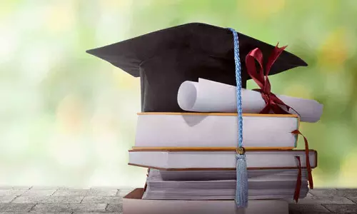 ഒരു ലക്ഷം രൂപ വീതം 1000 പേർക്ക് സ്കോളർഷിപ്പ്; മുഖ്യമന്ത്രി വിദ്യാർഥി പ്രതിഭ പുരസ്‌കാരത്തിന് 26 വരെ അപേക്ഷിക്കാം