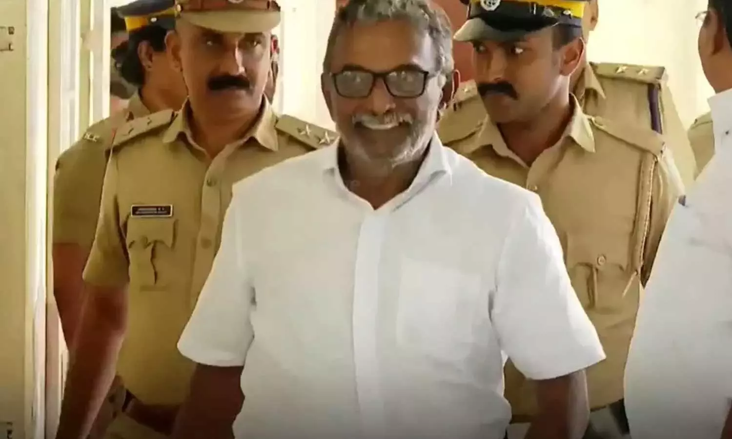 ശബരിമല സ്വർണക്കൊള്ള; എ. പത്മകുമാറിന്റെ ജാമ്യഹരജിയിൽ വിധി ഇന്ന് ശബരിമല സ്വർണക്കൊള്ള; എ. പത്മകുമാറിന്റെ ജാമ്യഹരജിയിൽ വിധി ഇന്ന്