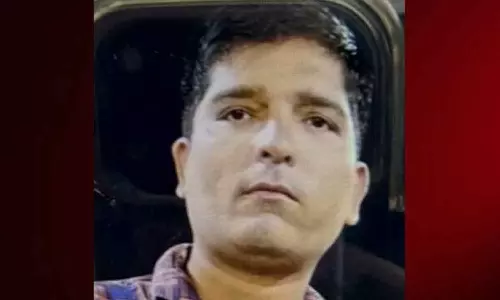 അക്രമികളിൽ നിന്ന് മകനെ രക്ഷിക്കാൻ ശ്രമിക്കുന്നതിനിടെ യുവാവ് വെടിയേറ്റ് മരിച്ചു; മുസ്ലിം വിദ്വേഷ ആക്രമണമെന്ന് കുടുംബം അക്രമികളിൽ നിന്ന് മകനെ രക്ഷിക്കാൻ ശ്രമിക്കുന്നതിനിടെ യുവാവ് വെടിയേറ്റ് മരിച്ചു; മുസ്ലിം വിദ്വേഷ ആക്രമണമെന്ന് കുടുംബം