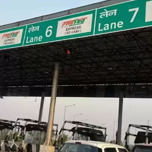 ഈ തിയതി മുതൽ ടോൾ പ്ലാസകളിൽ പണം സ്വീകരിക്കില്ല; പ്രഖ്യാപനം നടത്തി കേന്ദ്ര സർക്കാർ