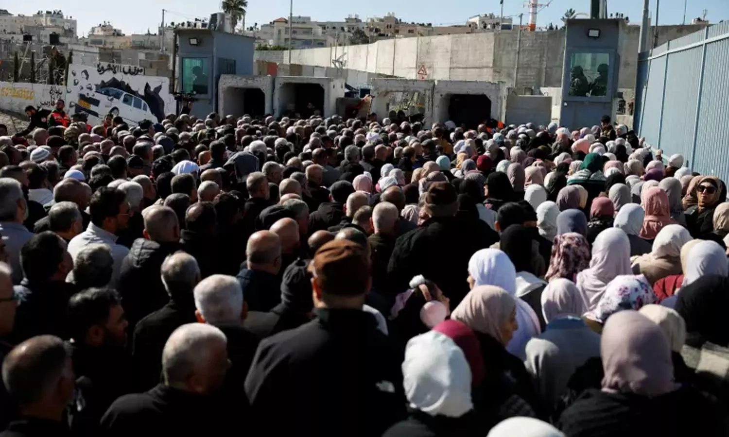 അൽ-അഖ്സയിൽ റമദാനിലെ ആദ്യ വെള്ളിയാഴ്ച പ്രാർഥന തടഞ്ഞ് ഇസ്രായേൽ അൽ-അഖ്സയിൽ റമദാനിലെ ആദ്യ വെള്ളിയാഴ്ച പ്രാർഥന തടഞ്ഞ് ഇസ്രായേൽ
