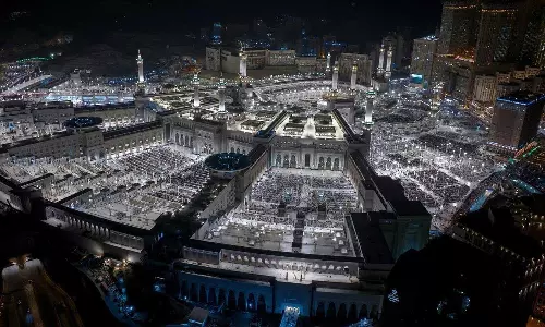 പുണ്യമാസത്തിന്റെ തുടക്കത്തിൽ ജനസാഗരമായി ഇരു ഹറമുകൾ പുണ്യമാസത്തിന്റെ തുടക്കത്തിൽ ജനസാഗരമായി ഇരു ഹറമുകൾ