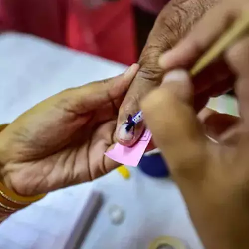 ആറ് സംസ്ഥാനങ്ങളിൽ എസ്ഐആർ പൂർത്തിയായി; ഗുജറാത്തിൽ വെട്ടിയത് 68 ലക്ഷം പേരെ