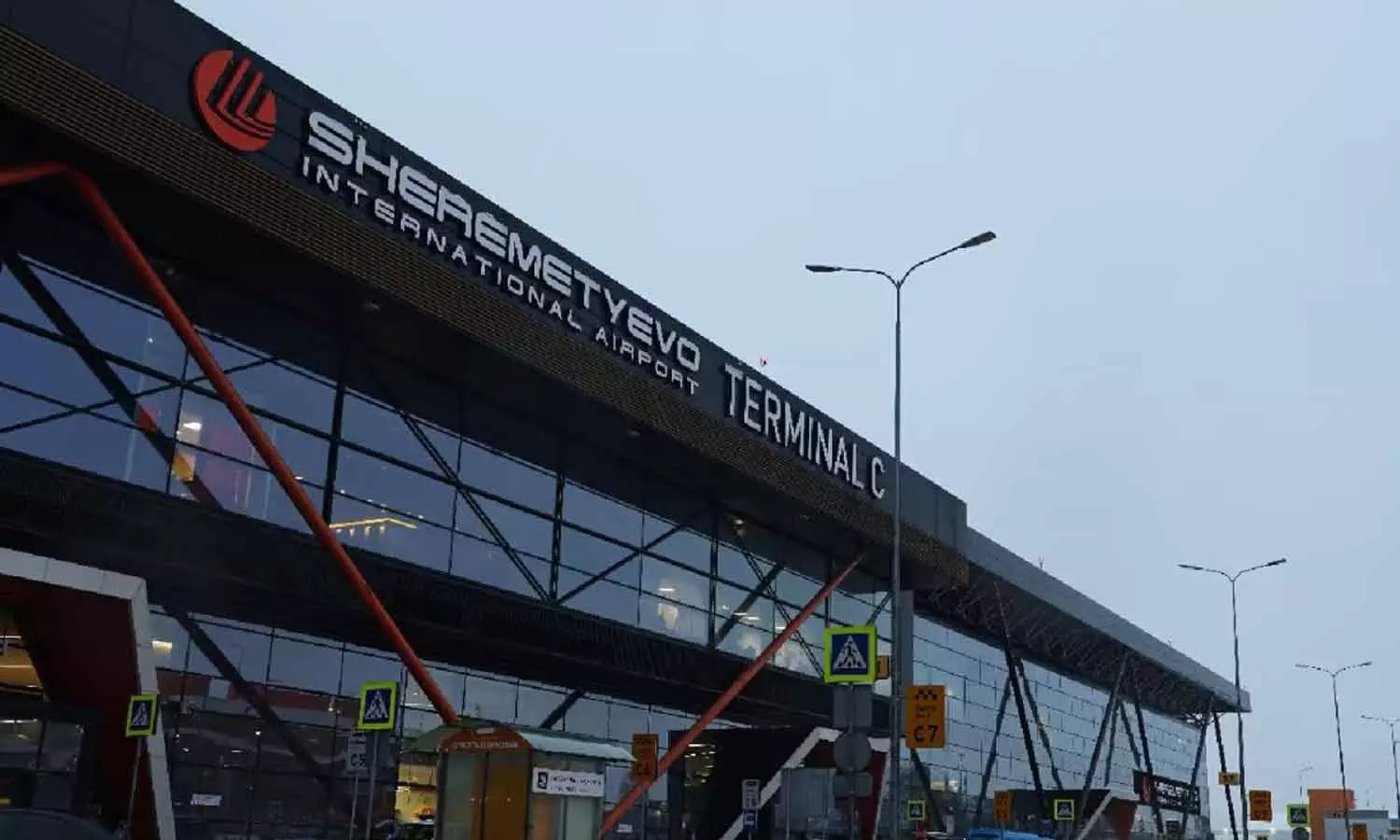 മോസ്കോയിൽ വിമാനത്താവളങ്ങളെ ലക്ഷ്യമാക്കി ഡ്രോൺ ആക്രമണം; വ്യോമ ഗതാഗതത്തെ ബാധിച്ചു മോസ്കോയിൽ വിമാനത്താവളങ്ങളെ ലക്ഷ്യമാക്കി ഡ്രോൺ ആക്രമണം; വ്യോമ ഗതാഗതത്തെ ബാധിച്ചു