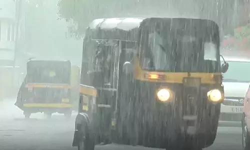 സംസ്ഥാനത്ത് മഴ തുടരും; മൂന്ന് ജില്ലകളില് യെല്ലോ അലര്ട്ട് സംസ്ഥാനത്ത് മഴ തുടരും; മൂന്ന് ജില്ലകളില് യെല്ലോ അലര്ട്ട്