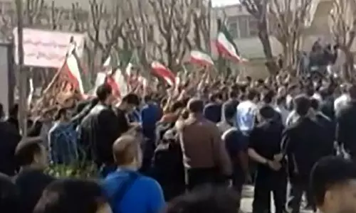 ഇറാനിൽ വീണ്ടും സർക്കാർ വിരുദ്ധ പ്രക്ഷോഭവുമായി വിദ്യാർഥികൾ; പലയിടത്തും സംഘർഷം