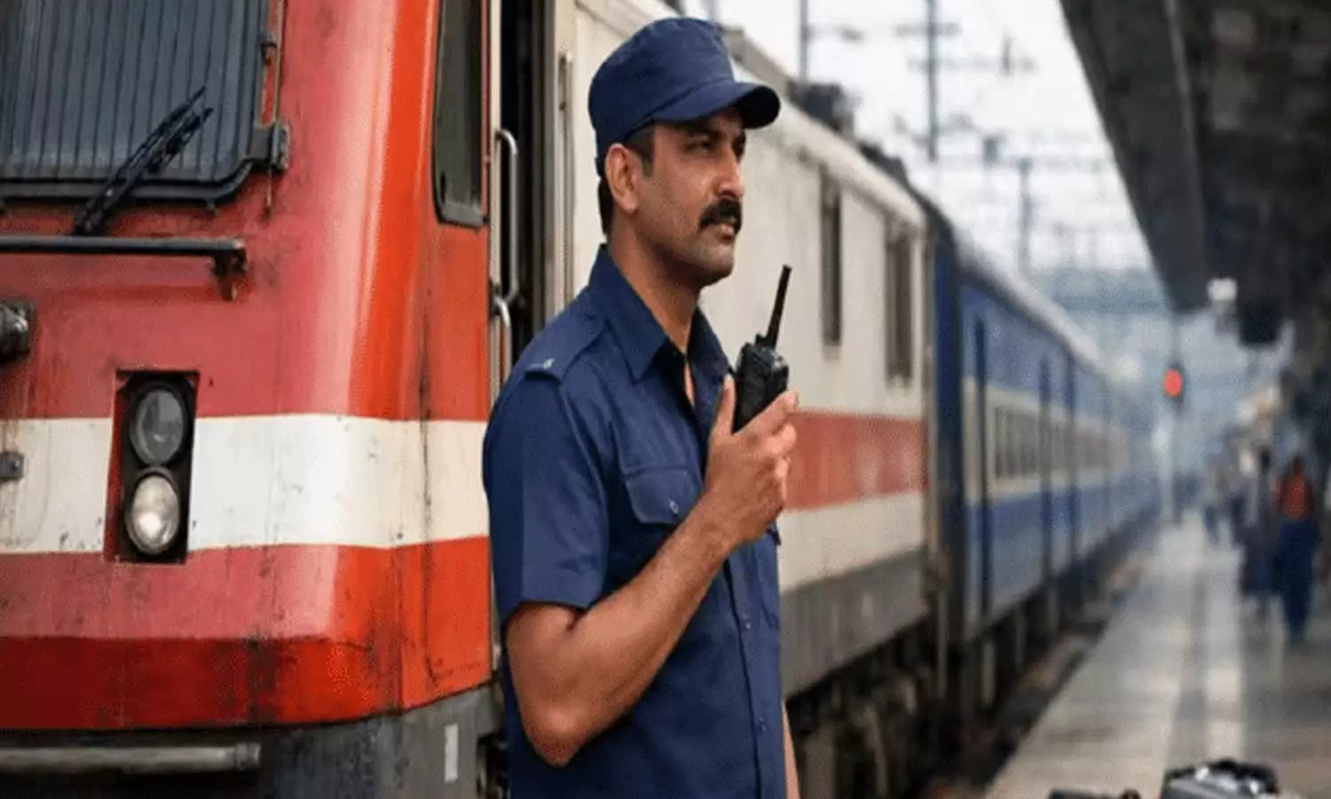 കിലോമീറ്ററുകൾക്ക് പണം, കുടുംബത്തിന് സൗജന്യ യാത്ര; ലോക്കോ പൈലറ്റിന്റെ സാലറി അറിയാം കിലോമീറ്ററുകൾക്ക് പണം, കുടുംബത്തിന് സൗജന്യ യാത്ര; ലോക്കോ പൈലറ്റിന്റെ സാലറി അറിയാം